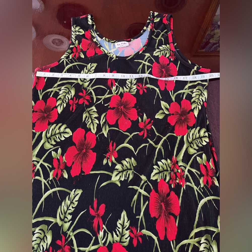 La Fete USA woman’s sleeveless black dress red flowers green Size Grande - Picture 6 of 8